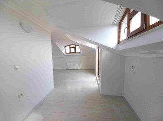 Şeref Emlak'tan Gaziosmanpaşa Karlıtepe Kiralık Dubleks Daire 1226468808